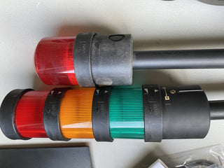 2x Schneider Electric Signalsäulen (Typ XVB o.ä.), gebraucht, 24V DC, Rot/Grün,0