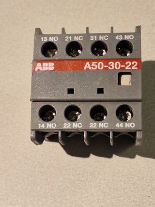 4xABB Leistungsschütz / 220-230V 50Hz / 230-240V 60Hz / 4kW / 2NO + 2NC / A9-30-0