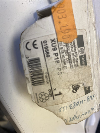 Telemecanique OsiSense XU5P18PP340 – Optischer Sensor M184