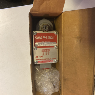 Namco Controls SL2C B2-2 Snap-Lock Grenzschalter / Endschalter Unbenutzt2
