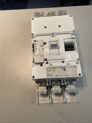 Eaton Moeller NZMN4-AE1250 Leistungsschalter 1250A + NZM4-XUHIV Unterspannung