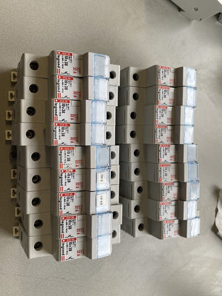 19x Legrand 058 08 Sicherungshalter 10x38 mm 32A 500V 1-polig Trennschalter geb2