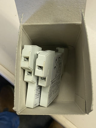 2x Hilfsschalter NHI21-PKZ0 2S+1Ö 250V 3,5A neu0