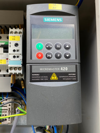 Siemens Frequenzumrichter Micromaster 420 IM STEUERKASTEN 2