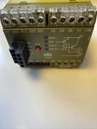 Pilz PNOZ 8 Sicherheitsschaltgerät – 24V AC – Id.-Nr. 47477010