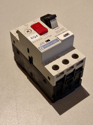 Telemecanique GV2 M04 IEC 947-2 0,4-0,63A 690V 50/60HZ (NEW OLD STOCK)1