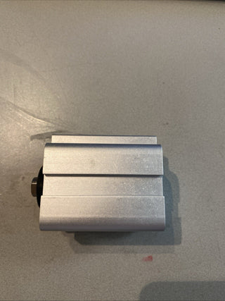 Festo Kompaktzylinder ADVU-32-25-A (Teilenummer: 13277) – Gebraucht