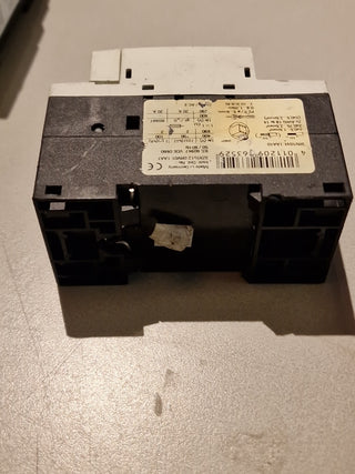 Siemens 3RV1011-1AA10 - Safety switch3