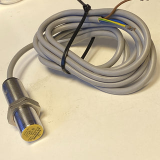 Turck Näherungssensor 43300 proximity sensor BI5-G18-AZ3 20-250VAC 10-300VDC5