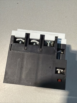 Siemens 3VU1300-1MF00 Leistungschalter für Motorschutz 1NO + 1N 25A ,415V-690V5