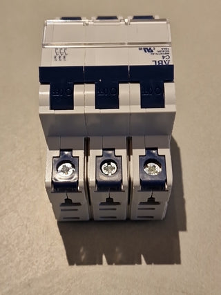 ABL Sursum 3C4UR Leitungsschutzschalter 3P 4A 480Y/277VAC Sicherungsautomat NEU2
