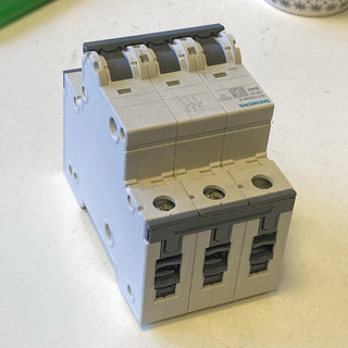 Siemens SENTRON Leitungsschutzschalter 5SY4340-6 (B40, 3-polig, 10kA) – NEU ohne