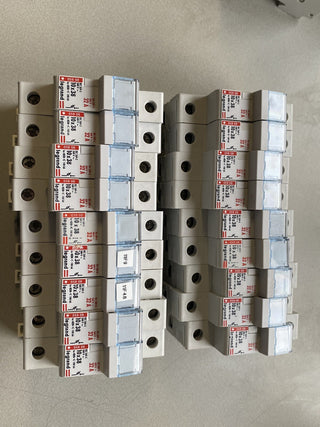 19x Legrand 058 08 Sicherungshalter 10x38 mm 32A 500V 1-polig Trennschalter geb1