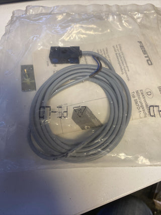 FESTO SMTO-1-PS-K-LED-24C Magnetsensor 151683 NEU2