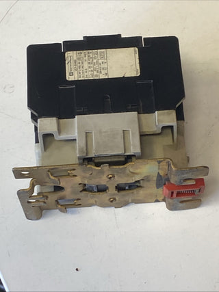Telemecanique LC1D403 Schütz – 3-polig – 40A (AC-3) – Spule 220V/230V – TeSys7