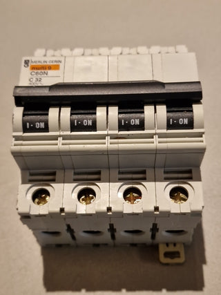 Merlin Gerin Multi 9 C60N C32 3-polig Leitungsschutzschalter | 3P LS-Schalter |0