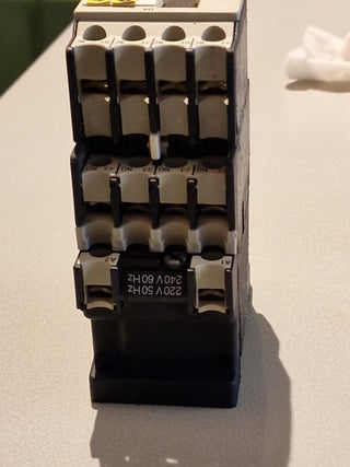 Hilfsschütz Moeller DIL R40-+ 31DIL Spule 24 Volt DC Hz 7 NO + 1 NC (2)#15