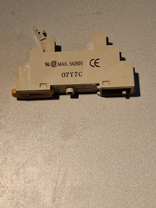 2x Omron P2RF-08-E#90