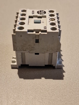 Allen-Bradley 100-M09NZ*3 Mini-Schütz | 9A | 24V DC | Gebraucht & Geprüft2