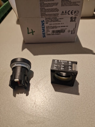 4x Siemens SIRIUS Drucktaster 3SB3000-0AB01 – NEU1