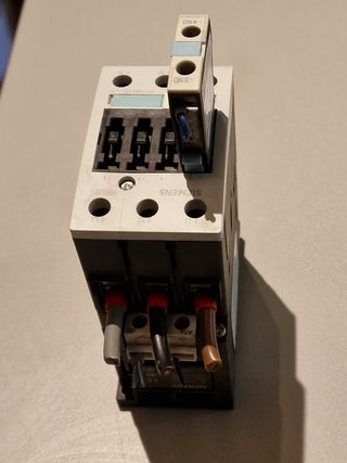 Siemens 3RT1036-1BB44 Schütz + 3RH1921-1HA22 Hilfsschütz + 3RT1926-1BB002