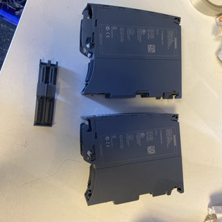 2x Siemens Simatic S7-1500 Digital Input DI 16x24VDC SRC BA 6ES7521-1BH50-0AA0 N1