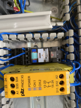 Siemens Micromaster Vector 6SE3213-6BA40 0,75kW + LOGO! Power 24V 2.5A 6EP1332-16