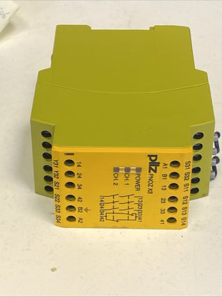 Pilz PNOZ X3 774318 Sicherheitsrelais Not-Aus Schutztüre 230VAC 24VDC geprüft