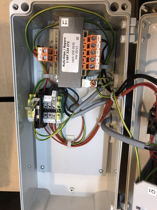 2x Eaton Cutler-Hammer XTPBXENASES65 Isolierstoffgehäuse IP65 inkl. Not-Aus8