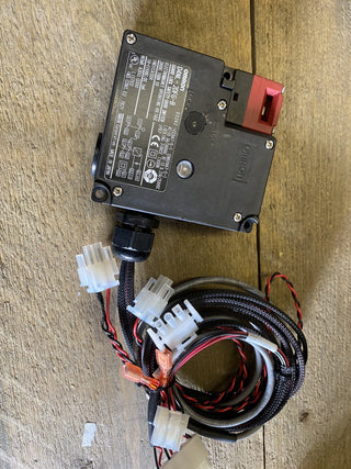 Omron D4NL-2DFG-B - Sicherheitstür-Verriegelungsschalter, 4 Öffner, IP67,5