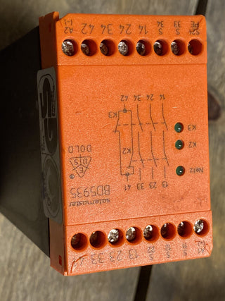 Dold & Söhne BD 5935.48 SAFEMASTER Not-Aus-Modul / Sicherheitsrelais0