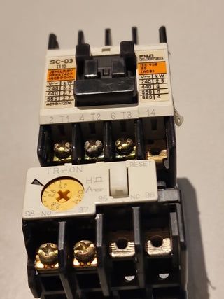 Fuji Electric SC-03 (11) Magnetschütz + TR-0N/3 Überlastrelais (0,8-1,2A) | Gebr0