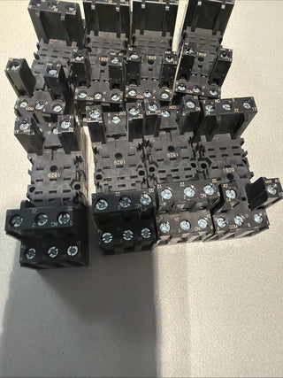8 x Schrack Technik DIN-Schienenfassung YPT78703 für PT3x Relais, 11-polig, 10A6