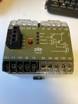 Pilz PNOZ 8 Sicherheitsschaltgerät – 24V AC – Id.-Nr. 4747700