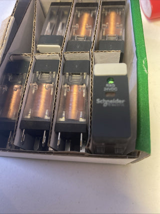 Schneider RXG22BD Steckrelais 24V DC 5A 2 Wechsler 7St neu o. OVP2