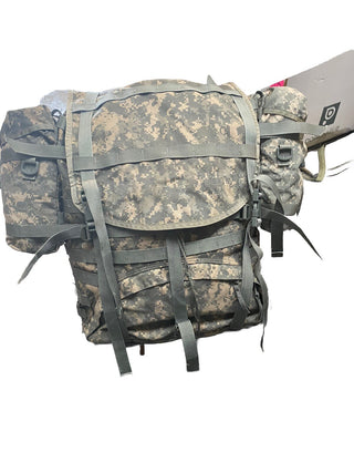US ARMY MOLLE II RUCKSACK ACU,  + Gratis Bauchtasche, + Ein Zufall Pouch in ACU8