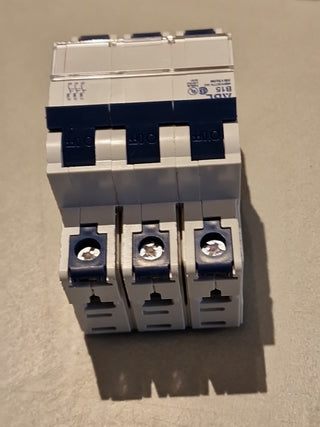 ABL Sursum 3B15UM Leitungsschutzschalter 3P 15A B-Char 480Y/277VAC Neu2