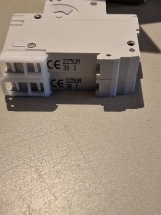 ABL Sursum 2Z5UM  Leitungsschutzschalter480Y/277VAC4
