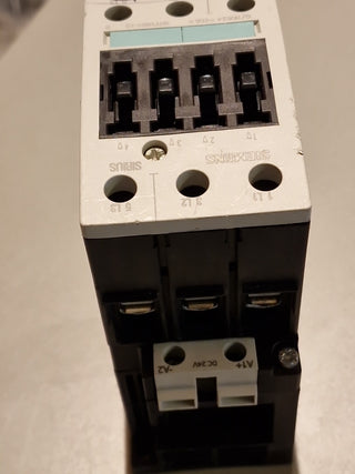 Siemens SIRIUS Leistungsschütz 3RT1034-1BB40 (Gebraucht)2