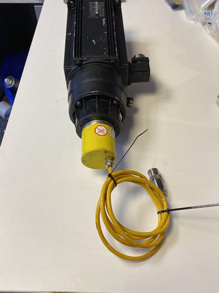 INDRAMAT MAC090B-0-PD-3-C/110-B-1/S005 +STEGMANN AG661054096X4096 SSI13