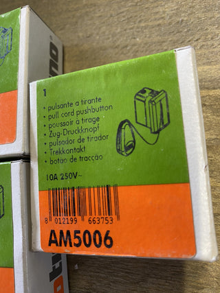Bticino AM5006 mit Pull-Schalter, Weiß0
