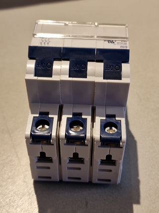 ABL SURSUM 3D32UR Circuit Breaker  480Y 277VAC 3 Pole2