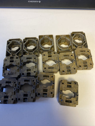14x Allen-Bradley 800E-A2L Montageverriegelung Latch | 2-Across | Neu - Sonstige1