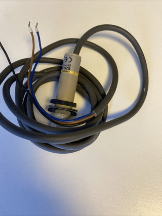 Omron E2K-X8MF1 Kapazitiver Näherungssensor M18 PNP NO – Neu & Unbenutzt0