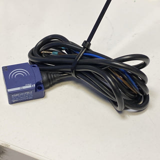 Telemecanique XS8E1A1PBL2 Induktiver Sensor – Neu & Unbenutzt – OsiSense XS1