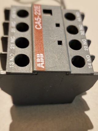 ABB CA5-22E Hilfskontaktblock 1SBN010040R1022 Hilfsschalterblock 2S/2Ö Gebraucht3