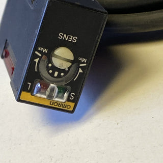 Omron E3S-A Kubisch Optischer Sensor, Diffus, Bereich 100 mm, PNP Ausgang, Ansch5