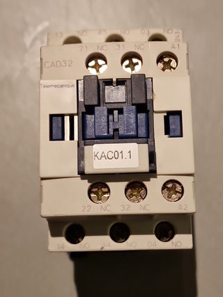 Telemecanique CAD32E7 Hilfsschütz | TeSys | 48V AC | 3 NO + 2 NC | Gebraucht0