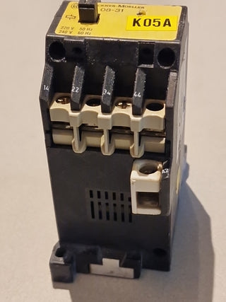 Klöckner Moeller DIL 08-31 Hilfsschütz 220V AC 3S/1Ö – gebraucht1