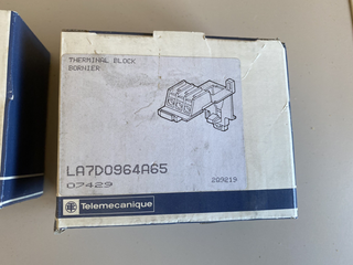 Telemecanique LA7D0964A65 Klemmenblock / Montageadapter – NEU & OVP0